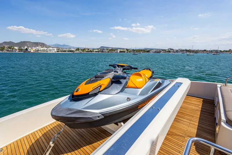 Slide: The Image of Ferretti F800 2013 - 6225329