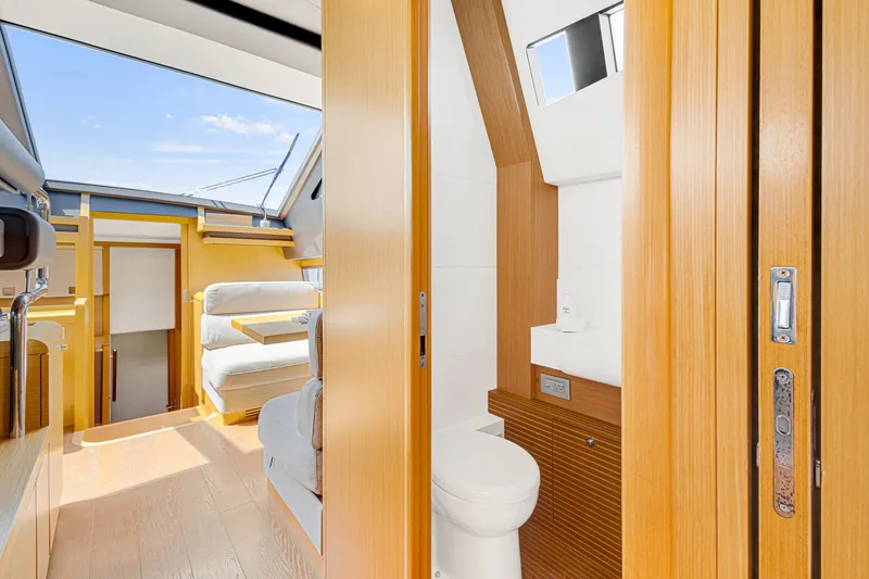 Slide: The Image of Ferretti F800 2013 - 6225386