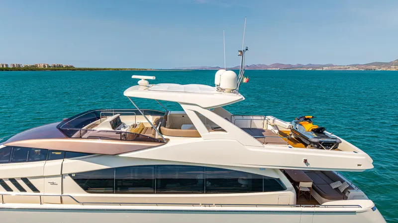 Slide: The Image of Ferretti F800 2013 - 6225346
