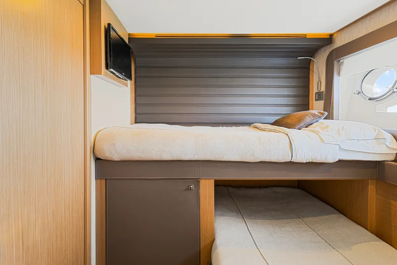 Slide: The Image of Ferretti F800 2013 - 6225342