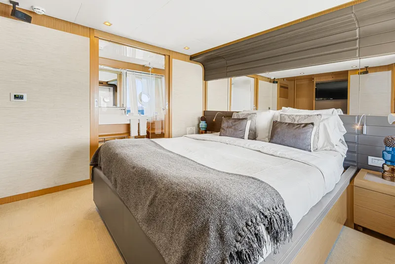 Slide: The Image of Ferretti F800 2013 - 6225356