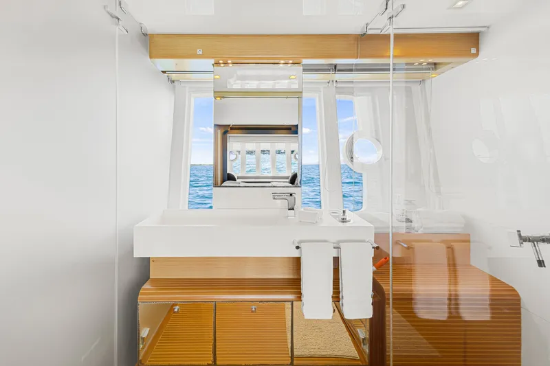 Slide: The Image of Ferretti F800 2013 - 6225359