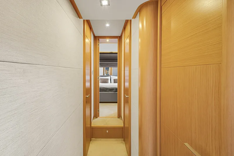 Slide: The Image of Ferretti F800 2013 - 6225360
