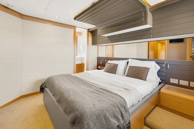 Slide: The Image of Ferretti F800 2013 - 6225361