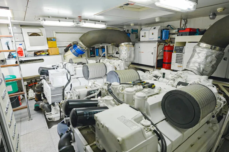 Slide: The Image of Ferretti F800 2013 - 6225330