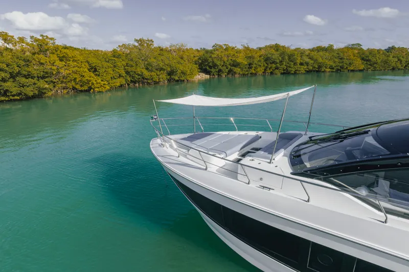 Slide: The Image of Cruisers 57 FLY 2027 - 6227192