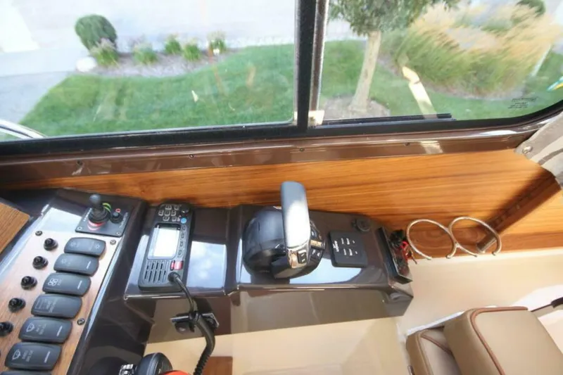 Slide: The Image of Ranger Tug R-25 Luxury Edition 2027 - 7383087