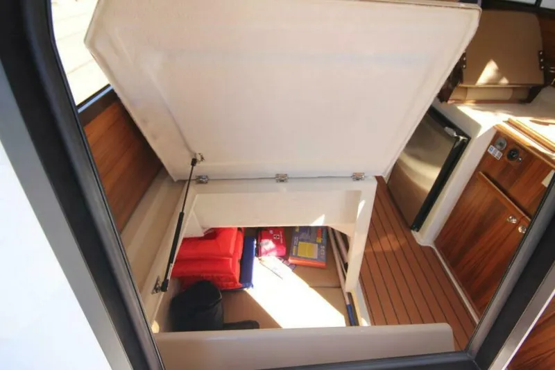 Slide: The Image of Ranger Tug R-25 Luxury Edition 2027 - 7383083