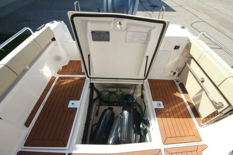 Slide: The Image of Ranger Tug R-25 Luxury Edition 2027 - 7383073