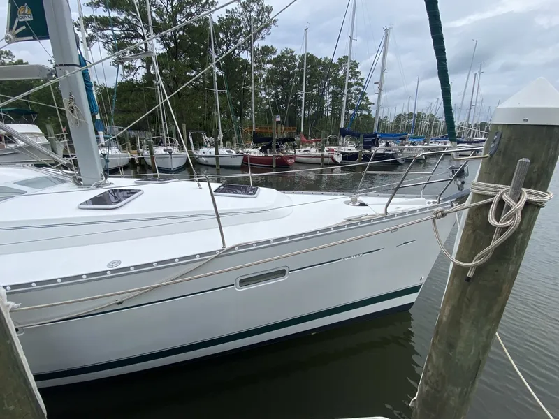 Slide: The Image of Beneteau 373 2004 - 6347993