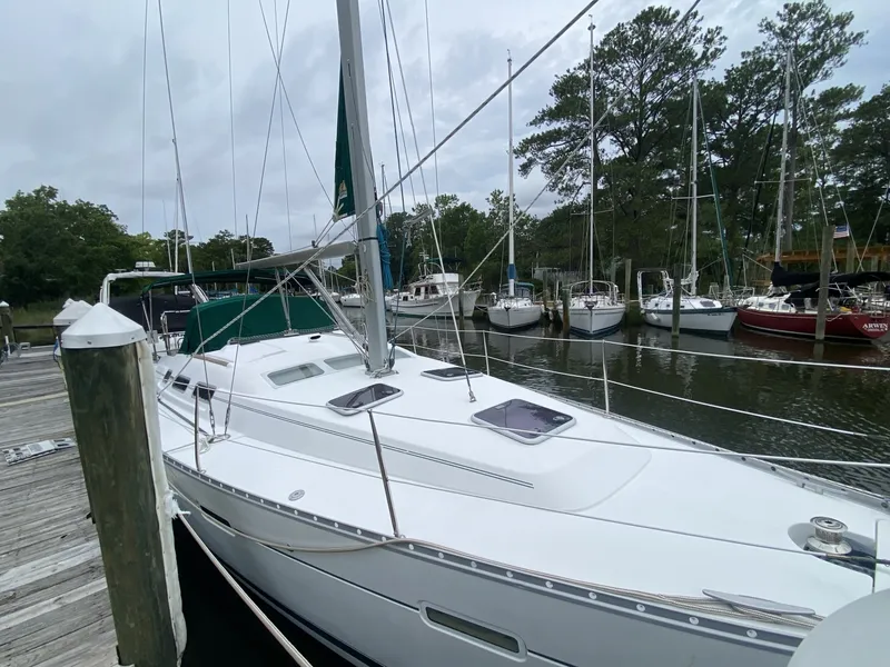 Slide: The Image of Beneteau 373 2004 - 6347994