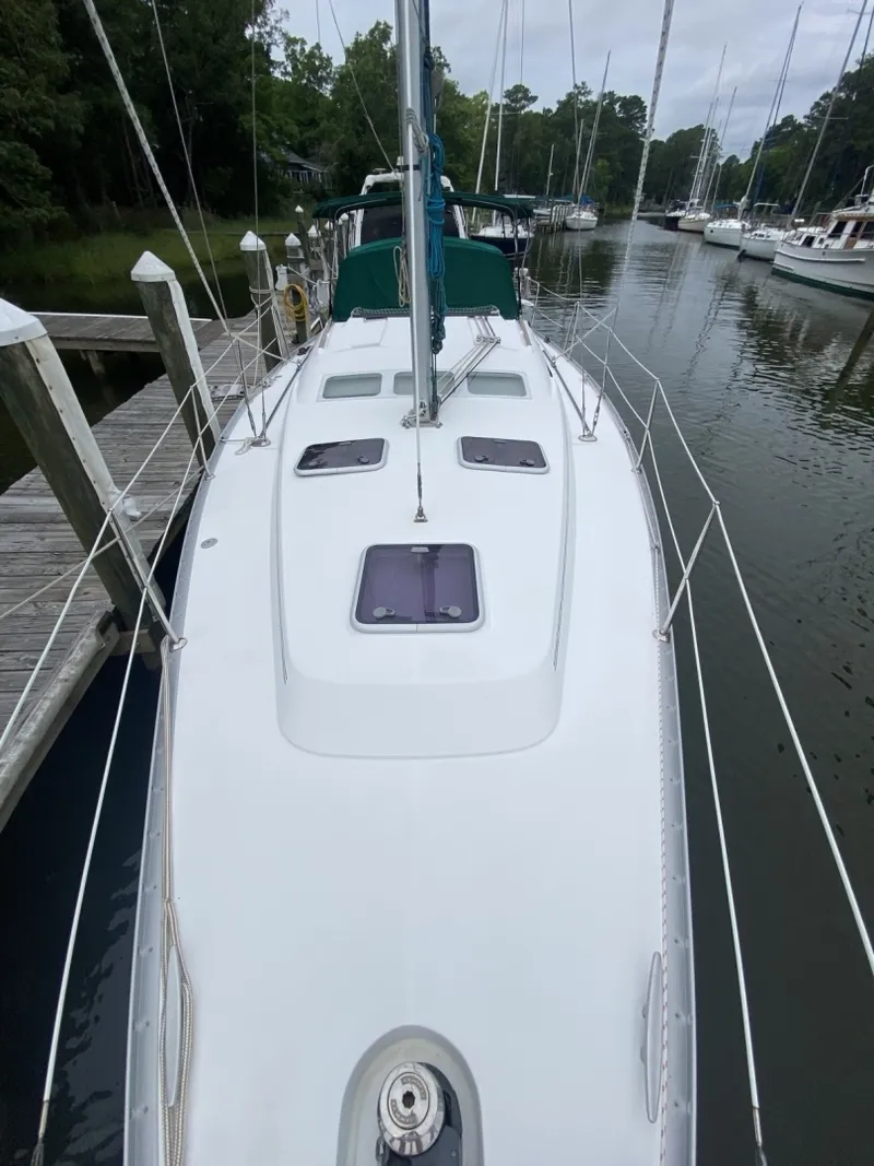 Slide: The Image of Beneteau 373 2004 - 6347997
