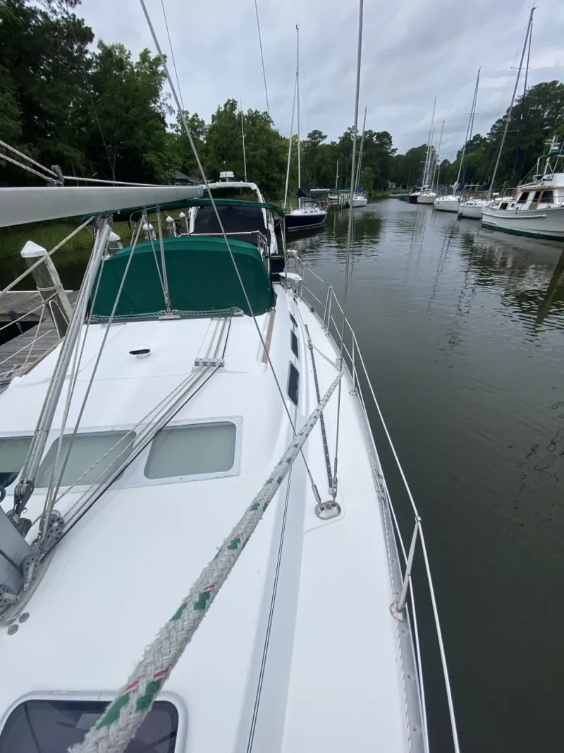 Slide: The Image of Beneteau 373 2004 - 6347998