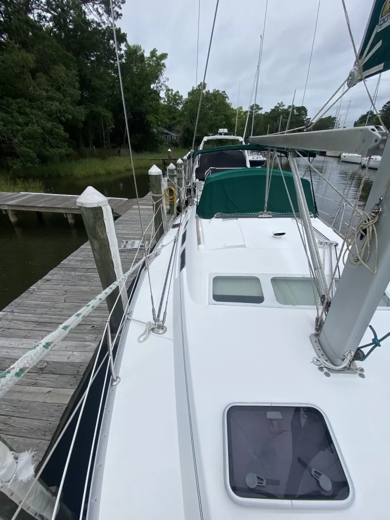 Slide: The Image of Beneteau 373 2004 - 6347999