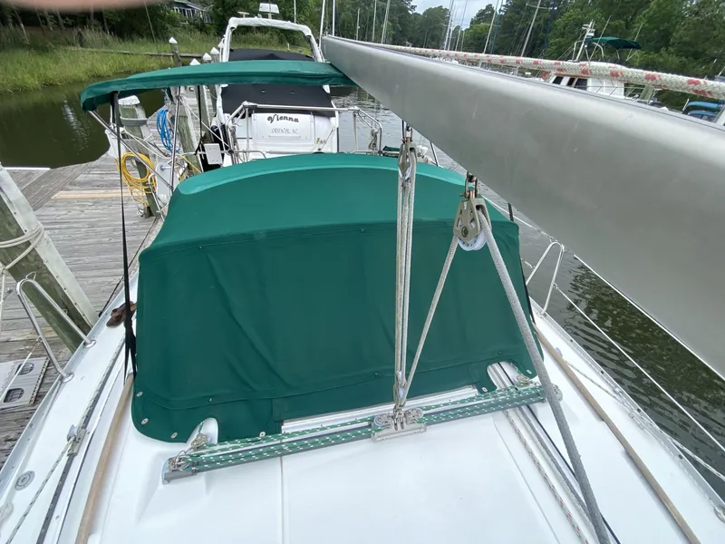 Slide: The Image of Beneteau 373 2004 - 6348001
