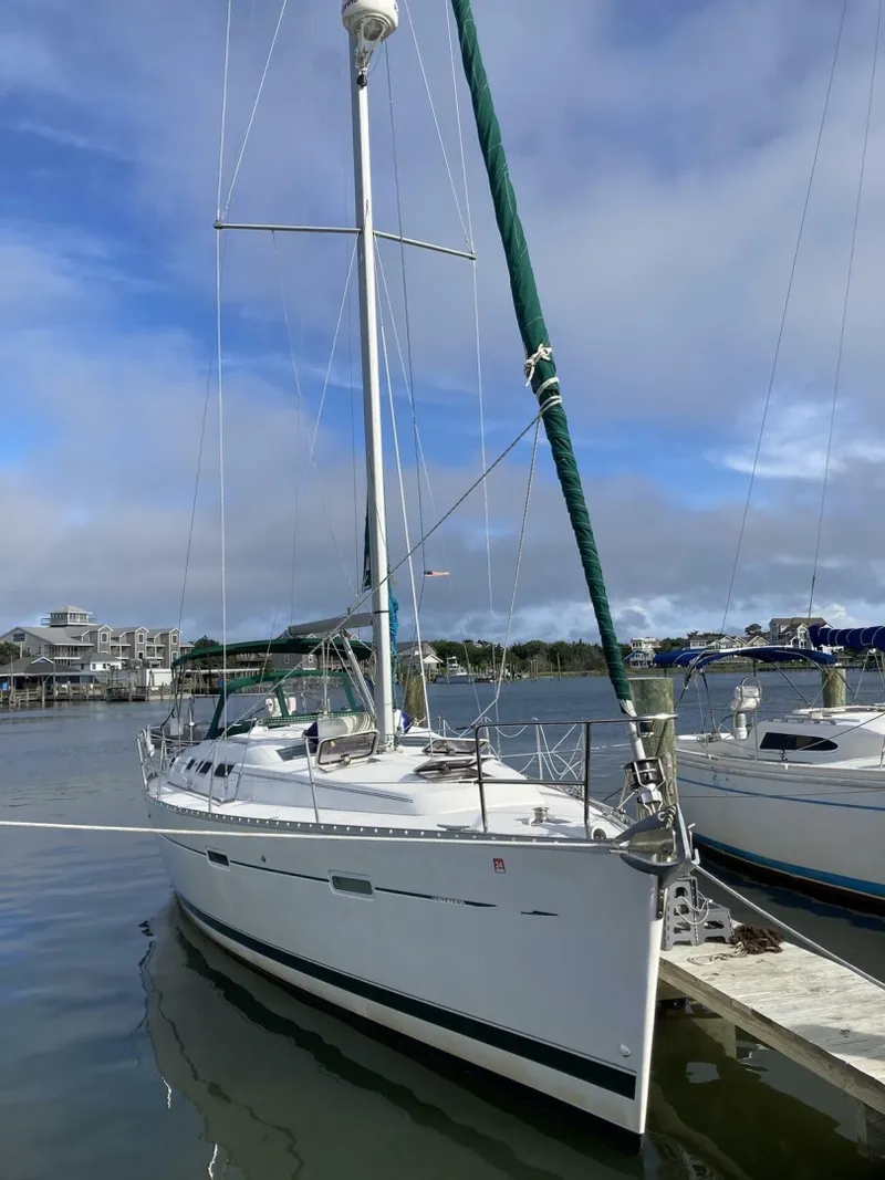 Slide: The Image of Beneteau 373 2004 - 6259072