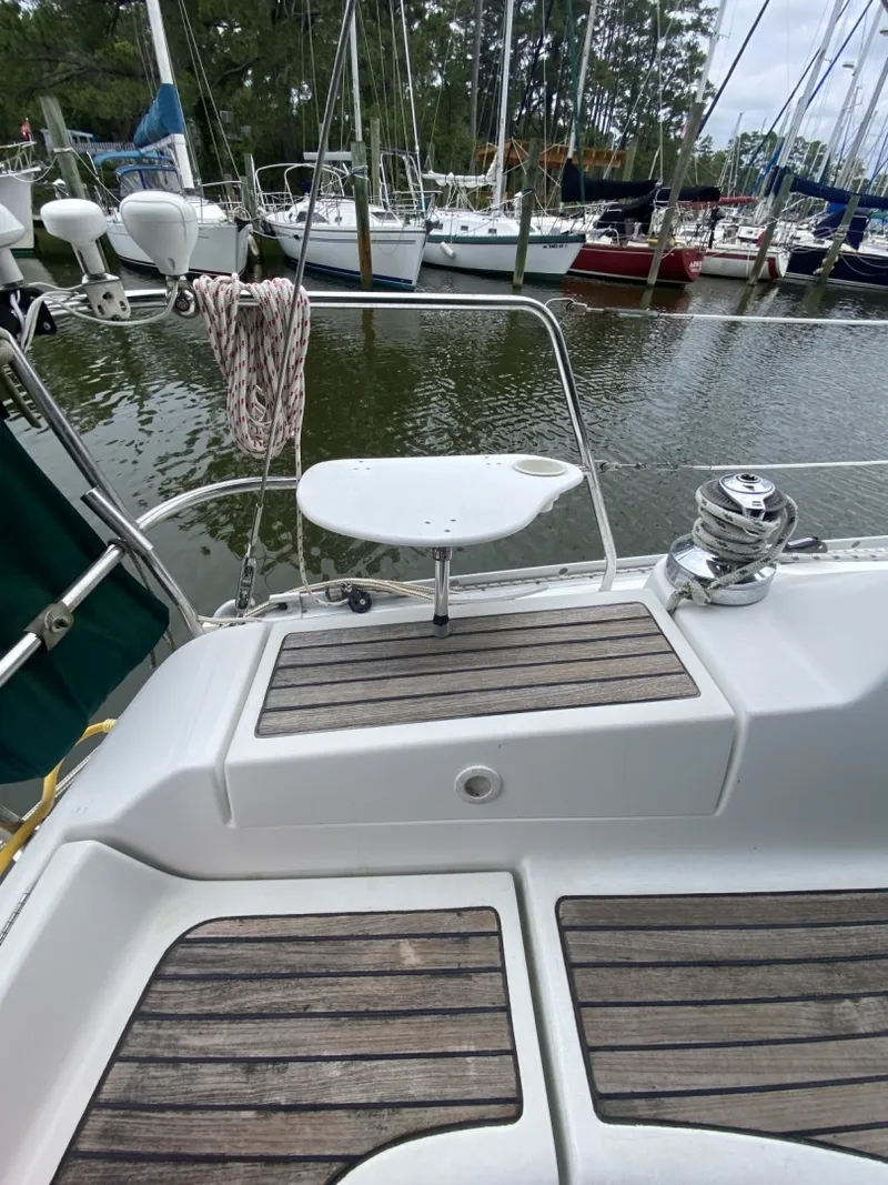Slide: The Image of Beneteau 373 2004 - 6348027