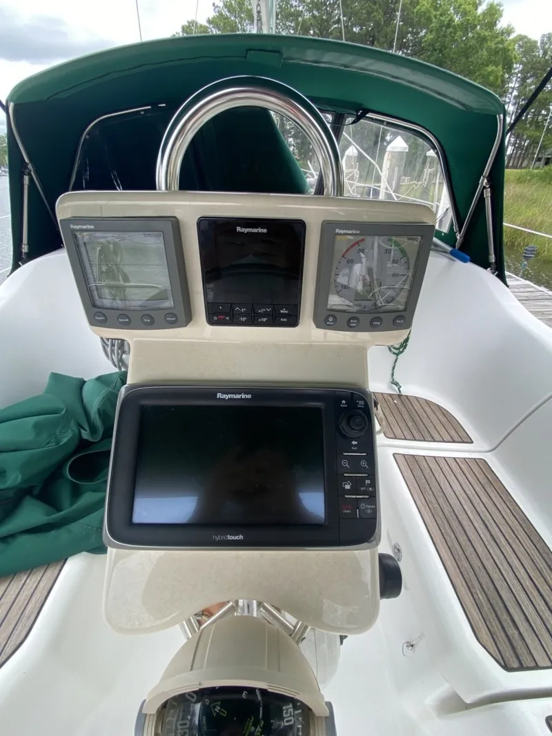 Slide: The Image of Beneteau 373 2004 - 6348057