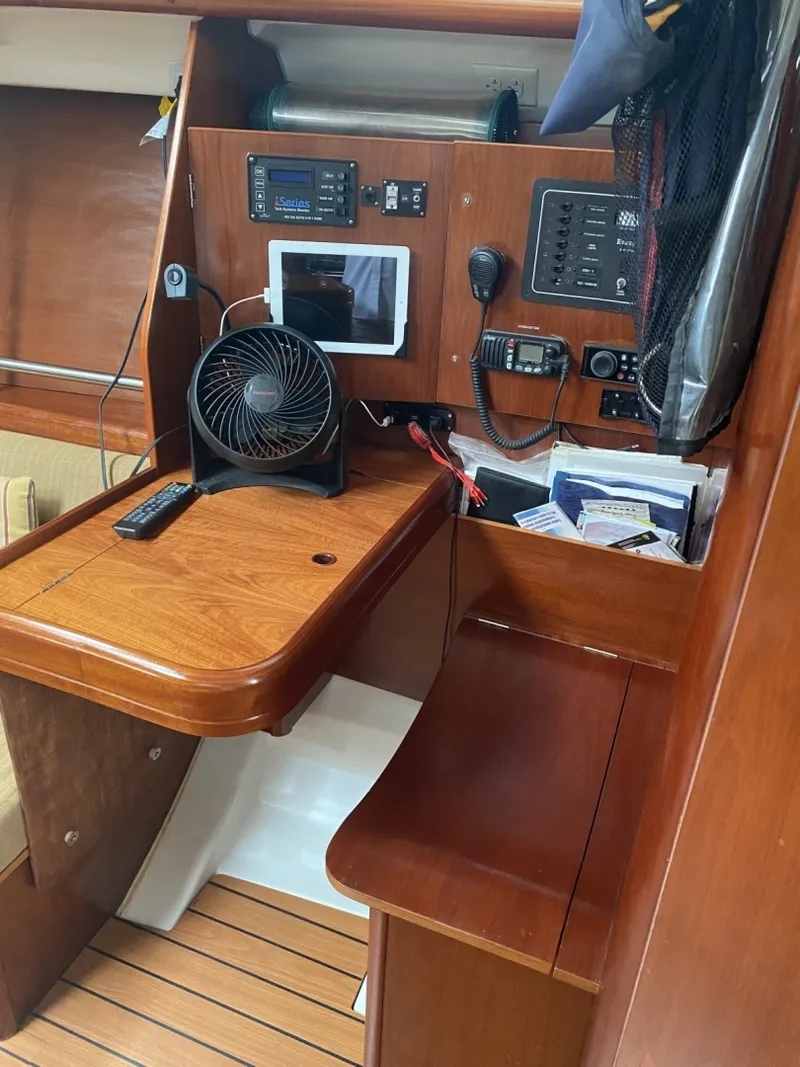 Slide: The Image of Beneteau 373 2004 - 6348095