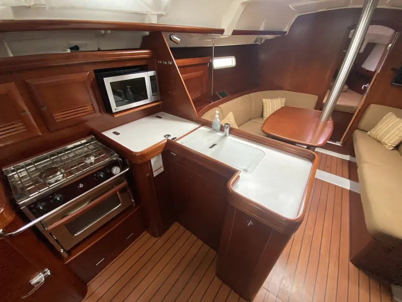 Slide: The Image of Beneteau 373 2004 - 6348101