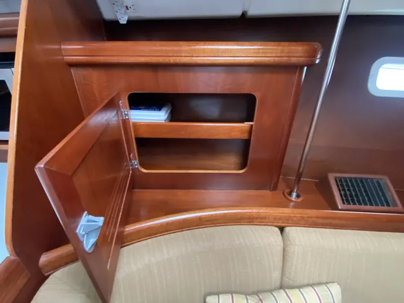 Slide: The Image of Beneteau 373 2004 - 6348142