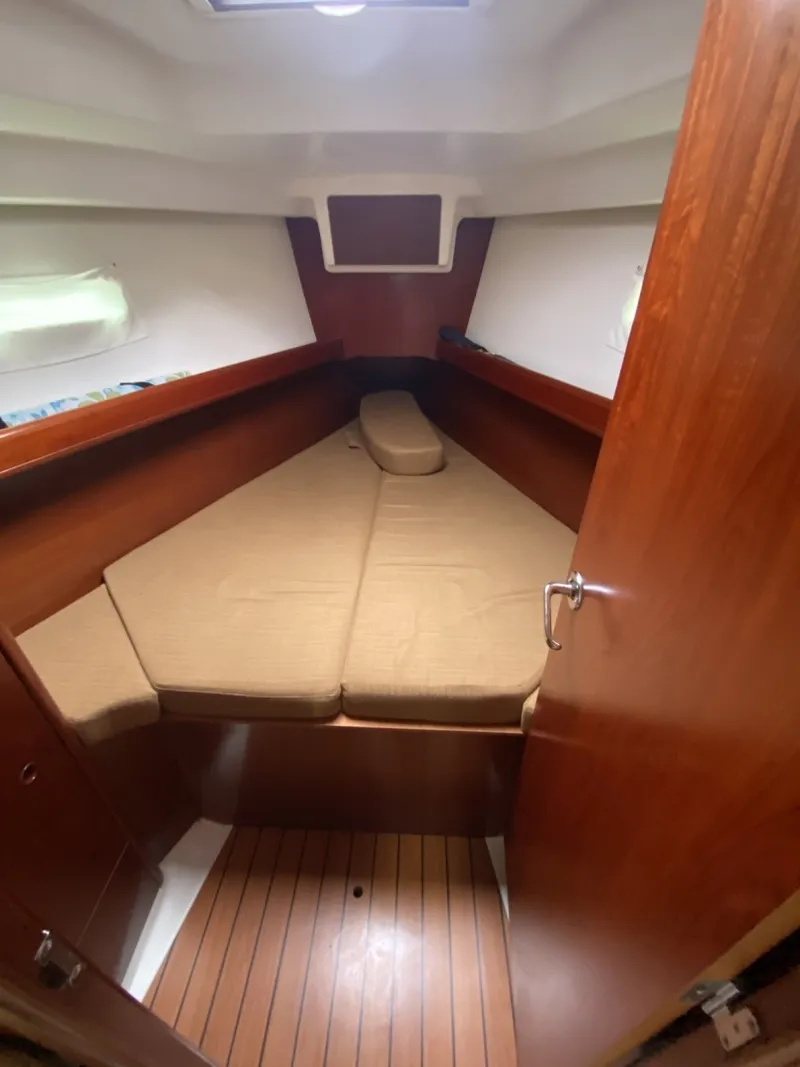 Slide: The Image of Beneteau 373 2004 - 6348167