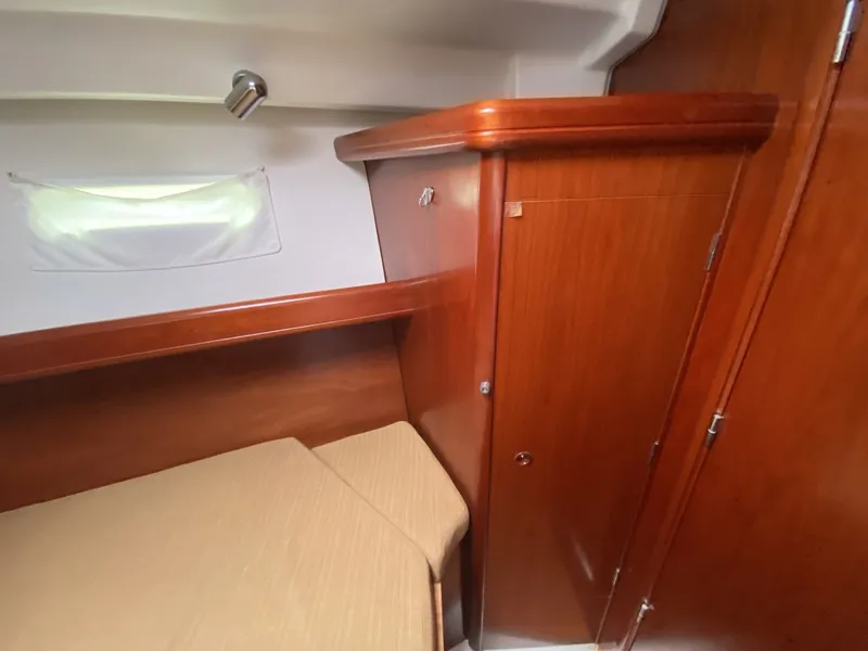 Slide: The Image of Beneteau 373 2004 - 6348175