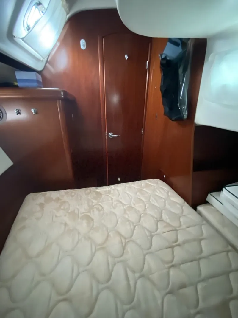 Slide: The Image of Beneteau 373 2004 - 6348222