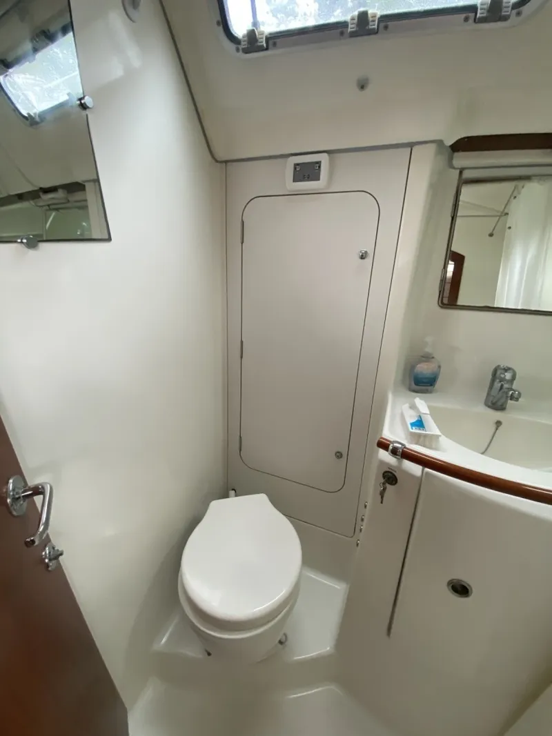 Slide: The Image of Beneteau 373 2004 - 6348210