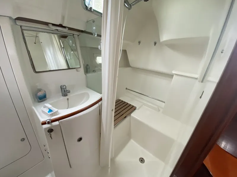 Slide: The Image of Beneteau 373 2004 - 6348213
