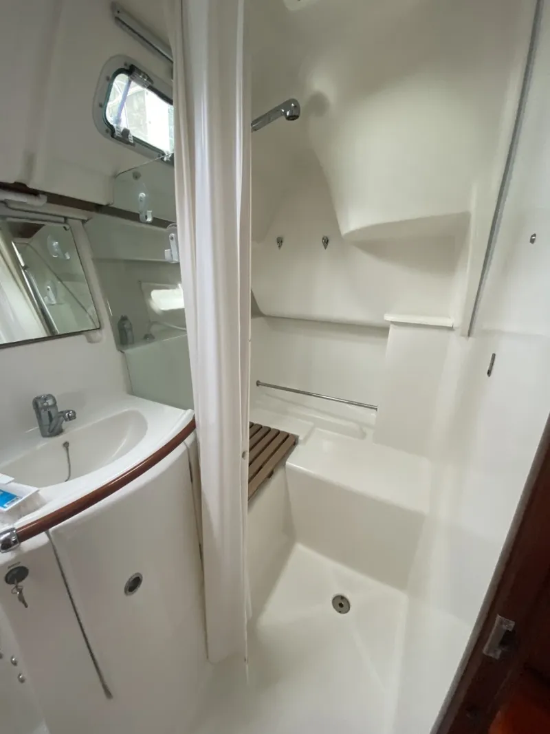 Slide: The Image of Beneteau 373 2004 - 6348215