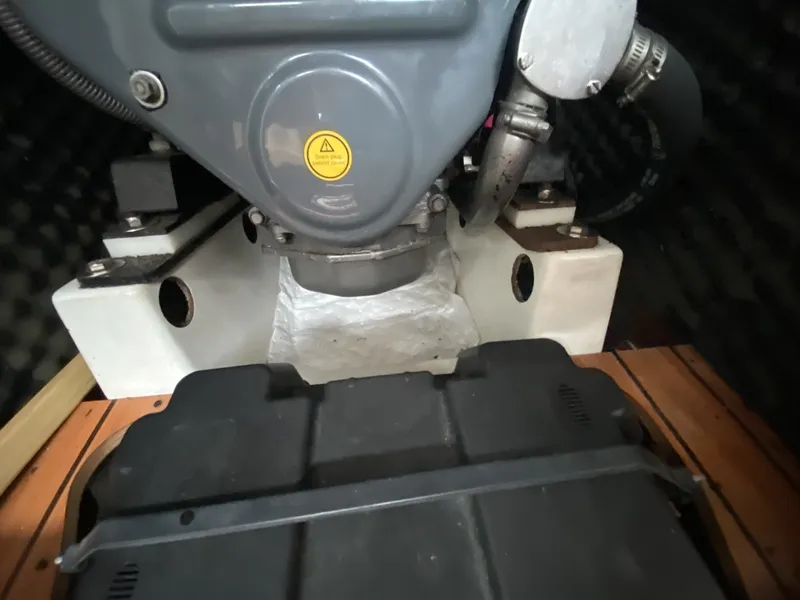Slide: The Image of Beneteau 373 2004 - 6348219