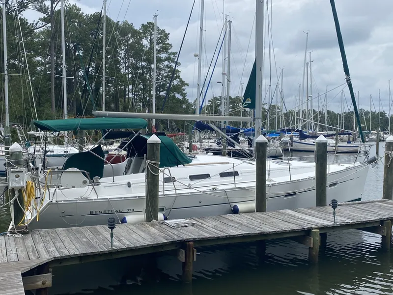 Slide: The Image of Beneteau 373 2004 - 6347991