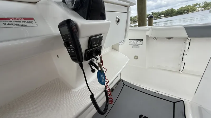 Slide: The Image of Everglades 295 Center Console 2016 - 6289918