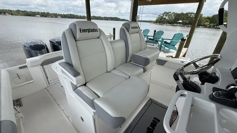 Slide: The Image of Everglades 295 Center Console 2016 - 6289931