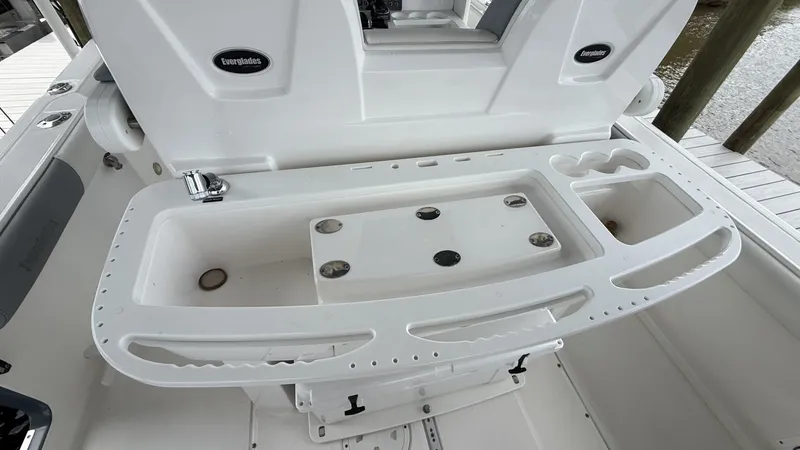 Slide: The Image of Everglades 295 Center Console 2016 - 6289909