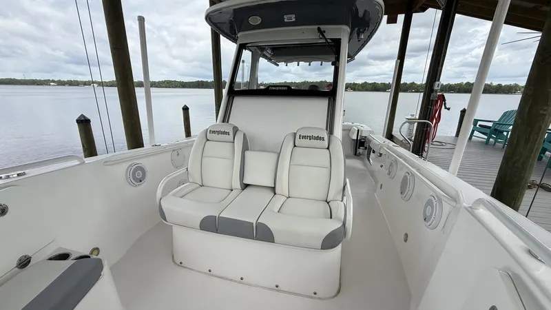 Slide: The Image of Everglades 295 Center Console 2016 - 6289946