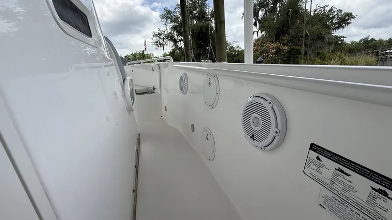 Slide: The Image of Everglades 295 Center Console 2016 - 6289936