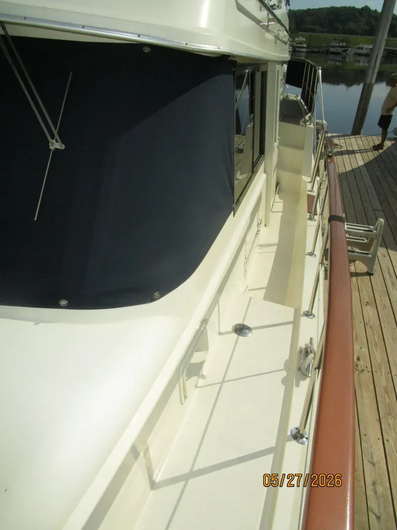 Slide: The Image of 42' Hatteras port side deck2 - 6248107