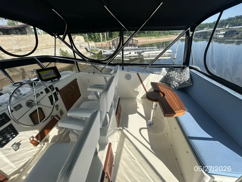 Slide: The Image of 42' Hatteras flybridge starboard - 6248066