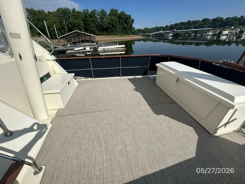 Slide: The Image of 42' Hatteras sundeck starboard - 6248129