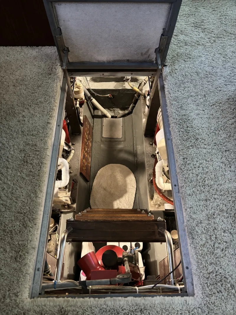 Slide: The Image of 42' Hatteras engine room access - 6248053