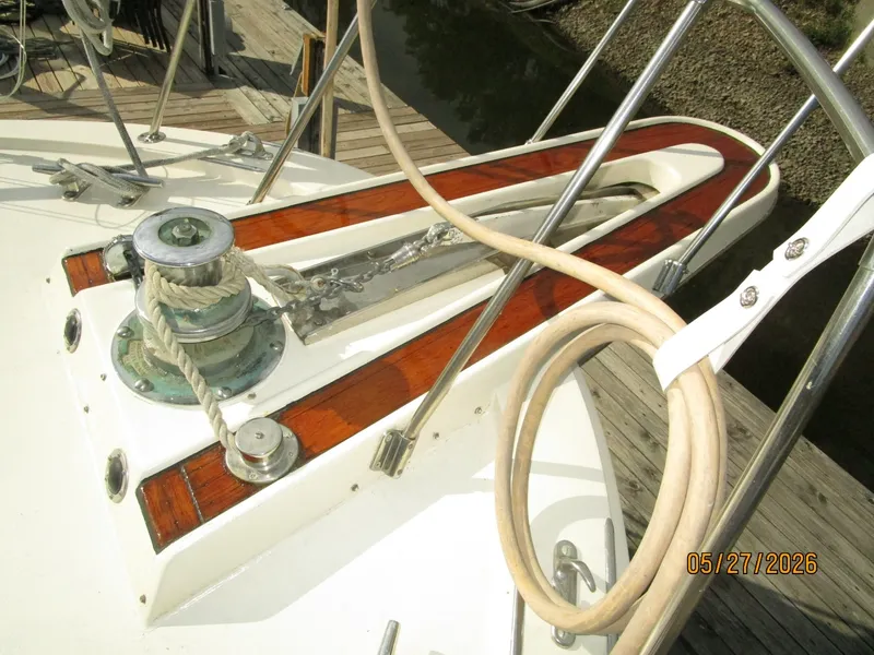 Slide: The Image of 42' Hatteras anchor windlass2 - 6248049