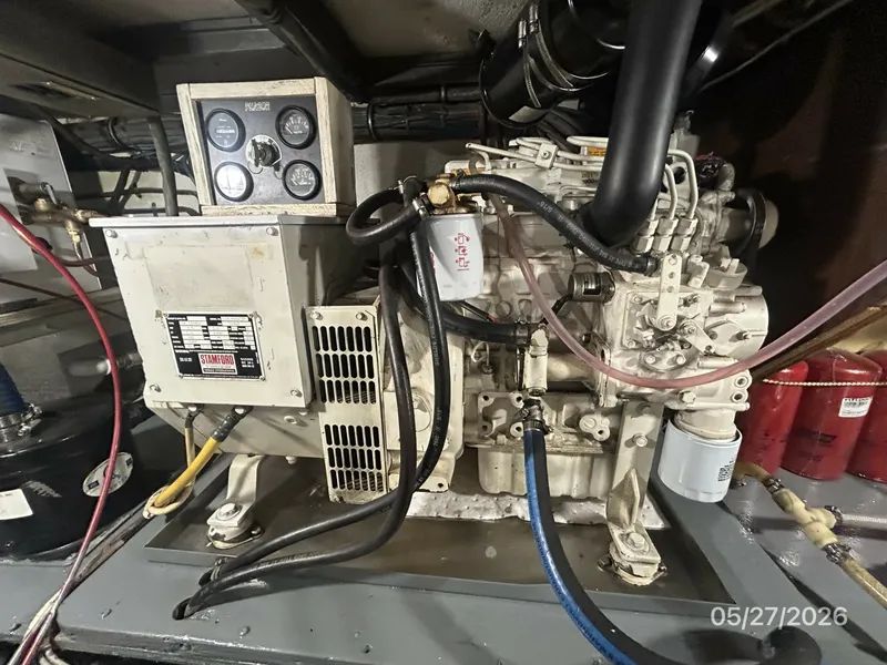 Slide: The Image of 42' Hatteras generator - 6248073