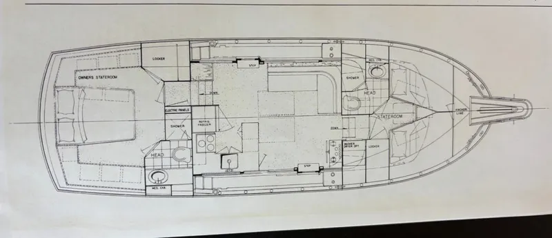 Slide: The Image of 42' Hatteras layout - 6248086