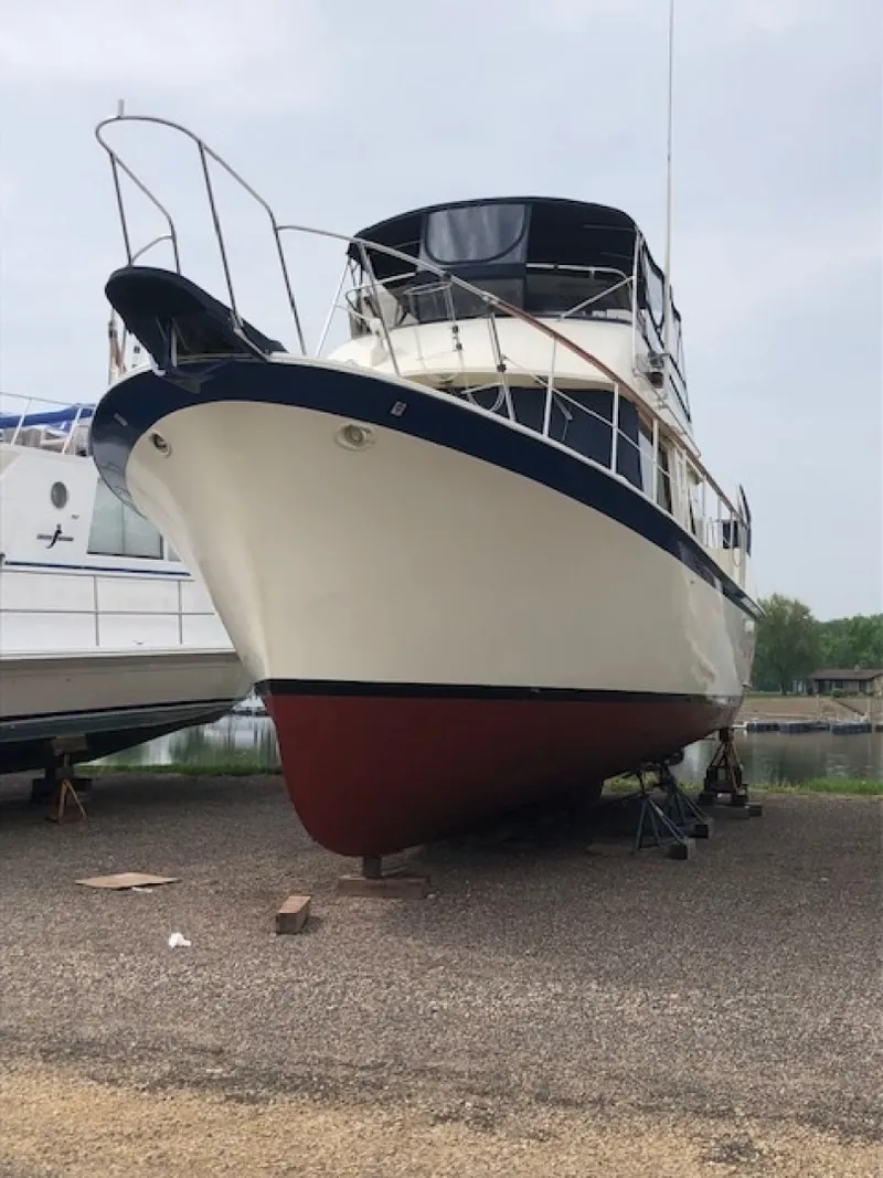 Slide: The Image of 42' hatteras hauled out4 - 6248081