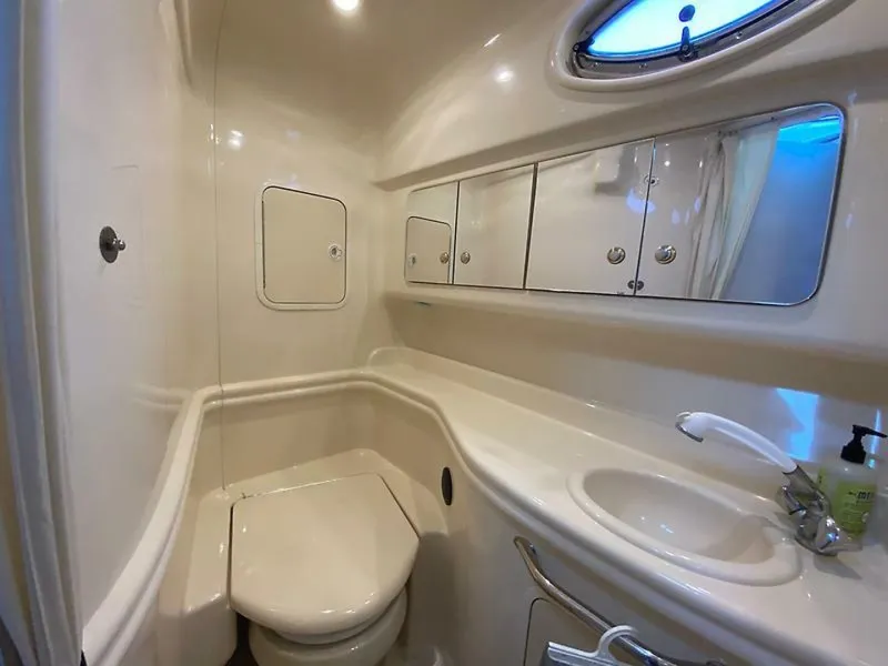 Slide: The Image of Sea Ray 320 Sundancer 2004 - 6248779