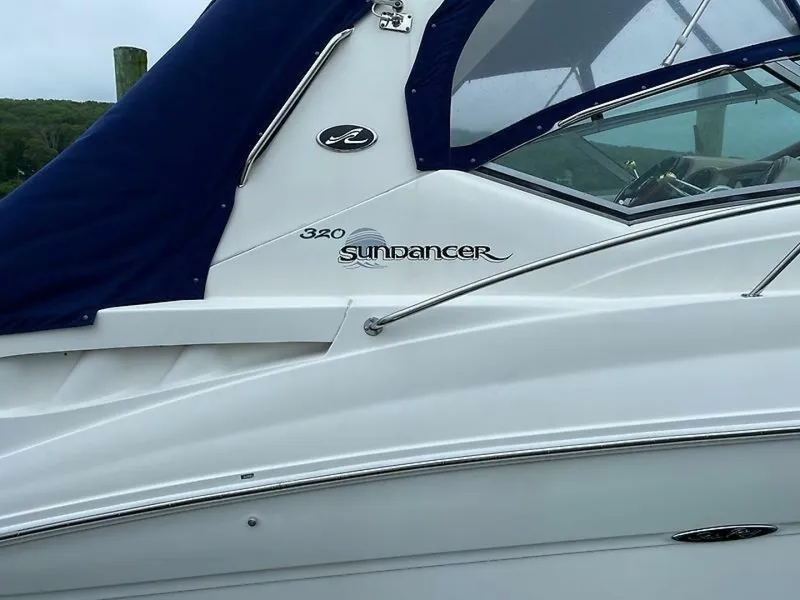 Slide: The Image of Sea Ray 320 Sundancer 2004 - 6248766