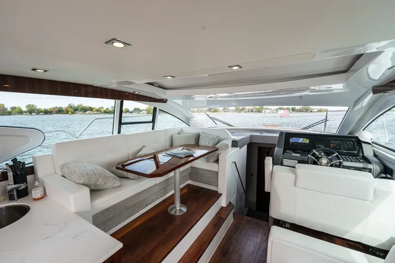 Slide: The Image of Cruisers Yachts 46 2023 - 6248742