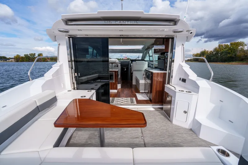 Slide: The Image of Cruisers Yachts 46 2023 - 6248747